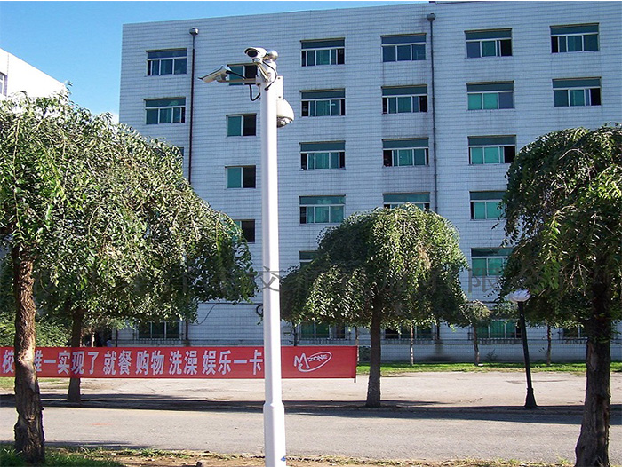 学校监控杆