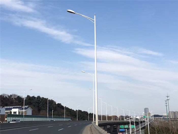 路灯杆